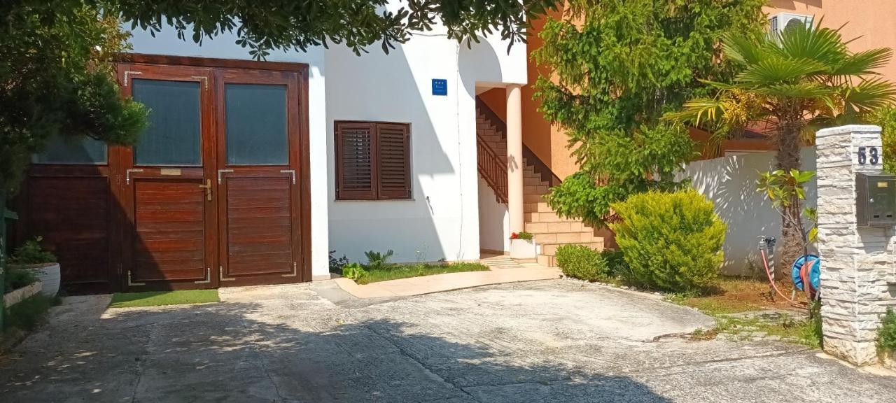 Apartment Evergreen Pula Extérieur photo